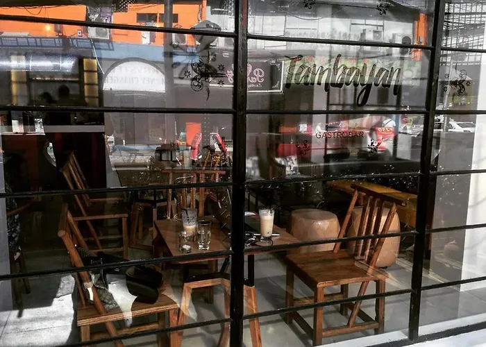 Tambayan Capsule Hostel & Bar Manila